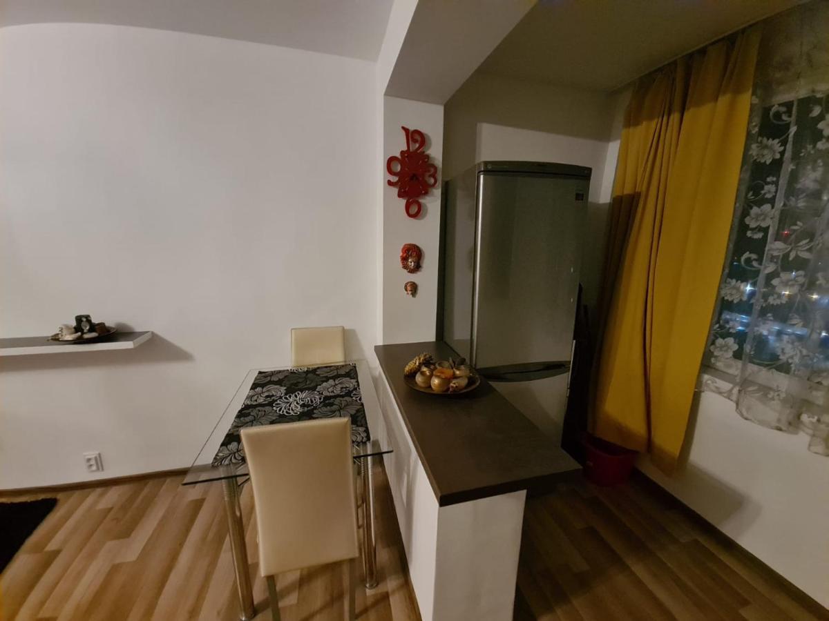 Apartament Cristina Deva Buitenkant foto