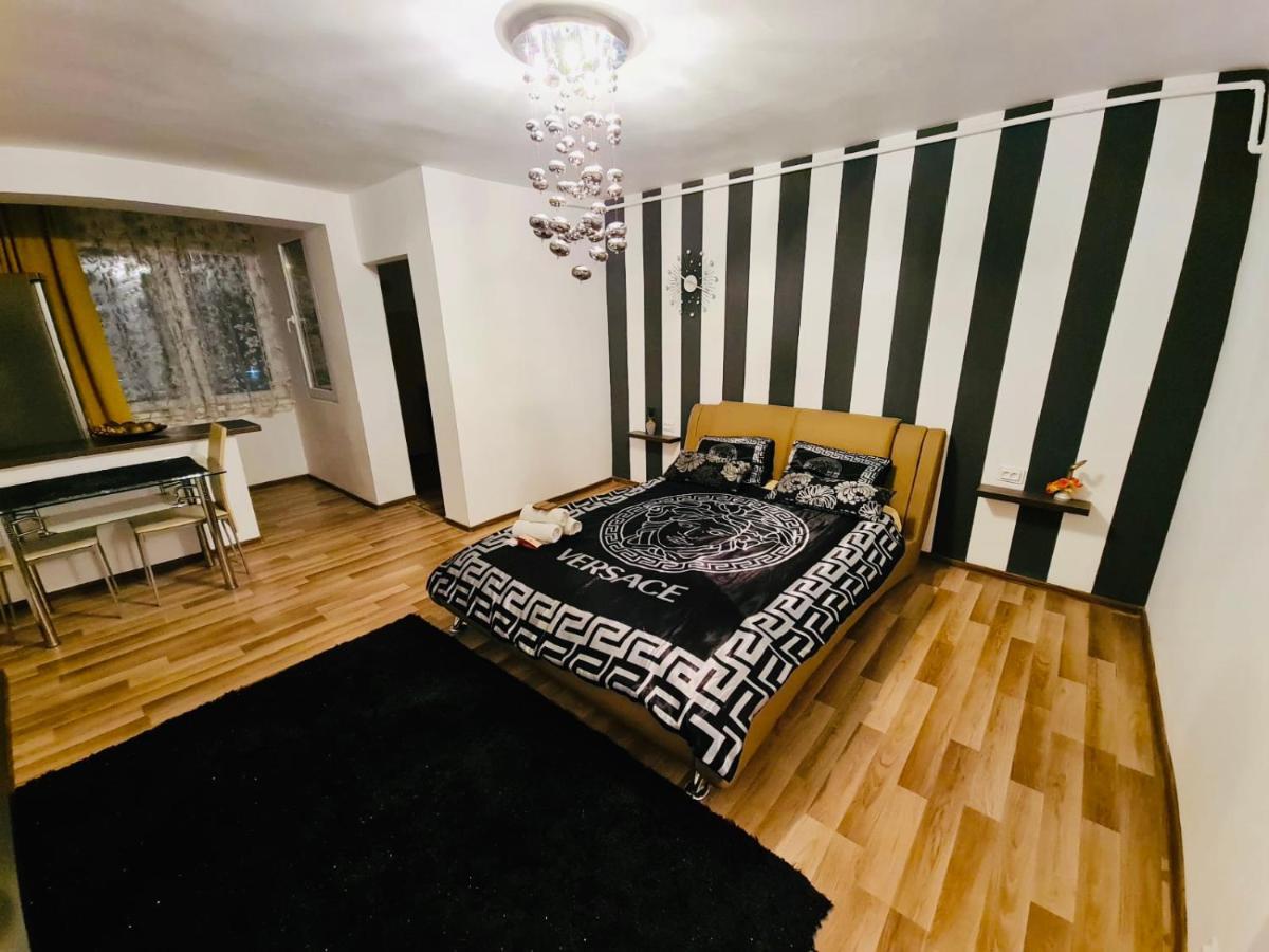 Apartament Cristina Deva Buitenkant foto